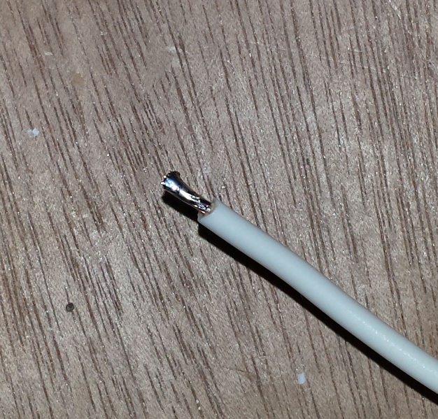 File:Starburst Data Wire Tinned.jpg