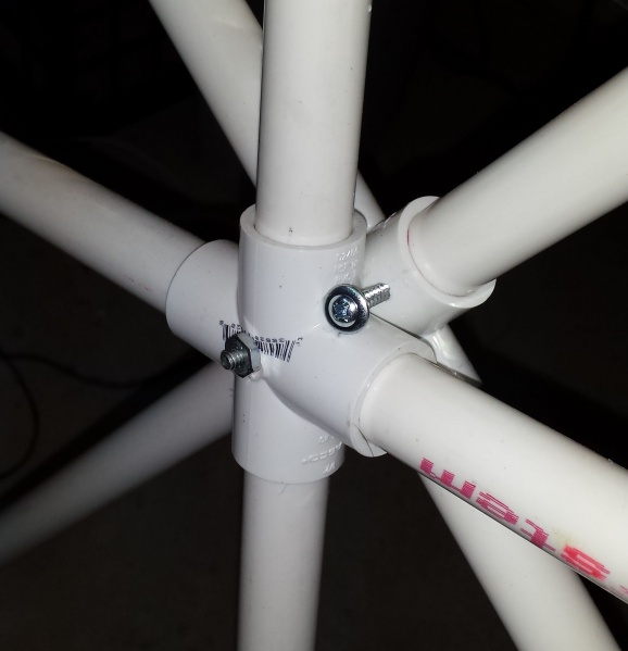 File:Starburst Hub Front Zoom.jpg